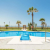 Отель Livingtarifa - Apartamento piscina frente mar, фото 11