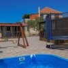 Отель Enticing Mobile Home in Pakoštane With Swimming Pool, фото 10