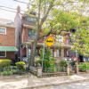 Отель Newly renovated 4 Bed 3 Bath House in DT Toronto, фото 13