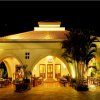 Отель Golden Palms Hotel And Spa в Бангалоре