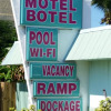 Отель Royal Hawaiian Motel/Botel, фото 8