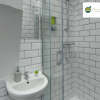 Отель 5 Bedroom - 5 Bathroom House By Passionfruitproperties close to Coventry City Centre with Free Wi-fi, фото 9