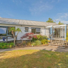 Отель Manuka Bach - Matarangi Holiday Home, фото 14