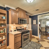 Отель Family-friendly Brenham Bungalow: 1 Mi to Downtown, фото 9