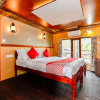 Отель OYO 24920 Indraprastha Royal Castle Sharing Houseboat, фото 5
