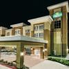 Отель La Quinta Inn & Suites by Wyndham Victoria - South, фото 1