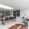 Отель Gorgeous 5BR home with garden and parking in Battersea, фото 13