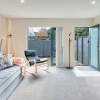Отель Beautifully Styled 2BR w 2 Carparks & Aircon, фото 2