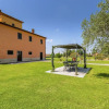 Отель Splendid Farmhouse in Cortona With Swimming Pool, фото 13