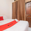 Отель RedDoorz Plus @ Gunungsari Surabaya, фото 7