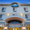Отель Days Inn & Suites By Wyndham Altoona, фото 1