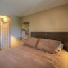 Отель Pinnacle Pointe Resort by kelownacondorentals, фото 4