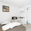 Отель Cosy Flat In The 15th, фото 1
