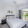 Отель Escape At Nobbys Executive Townhouse 1 74 Pacific Drive, фото 4
