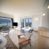Отель UNE TERRASSE SUR LA MER 3 pers 2 chambres VUE MER, фото 4
