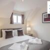 Отель Luxury 1 Bed Snug Central by 7 Seas Property Serviced Accommodation Maidenhead with Parking в Мейденхеде