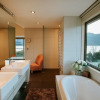 Отель Lakeside Rd - Lake Views - Sleeps 10, фото 5