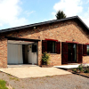 Отель Cozy Bungalow With Large Enclosed Garden, фото 6
