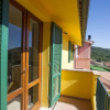 Отель Casa del Colle sleeps 4 on the first floor equipped with every comfort near Procchio-CASA DEL COLLE, фото 13