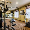 Отель Comfort Inn & Suites Lawrence - University Area, фото 27