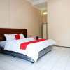 Отель RedDoorz Plus near Stadion Wijaya Kusuma, фото 4