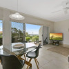 Отель Charming Noosa Heads Apartment; Laguna Bay Views - Unit 6 Taralla 18 Edgar Bennett Avenue, фото 13