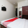 Отель OYO 28053 Hotel Gayatri Palace, фото 7