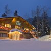 Отель Cottam's Lodge by Alpine Village Suites, фото 14