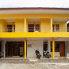 Отель Reddoorz Syariah Jalan Wayhitam Palembang, фото 1