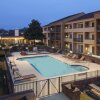 Отель Courtyard by Marriott Greenville Haywood Mall, фото 21