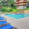 Отель Pigeon Forge Cabin: Premier Location & Hot Tub, фото 6