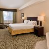 Отель Holiday Inn Express Hotel & Suites River Park, an IHG Hotel, фото 5