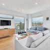 Отель Takapuna Contemporary 2BR with Carpark, фото 4