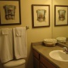Отель Mike Leedom 2 Bedroom Condo, фото 10