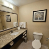 Отель Radisson Hotel Freehold, фото 8