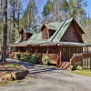 Отель Sevierville Cabin w/ Hot Tub: 6 Mi to Pigeon Forge, фото 1