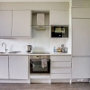 Отель Urban Apartment in South East for 2 near Canary Karaoke, фото 6