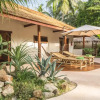 Отель Baan Bai Mai, 2 Villas, 8 Bedrooms for 16 Guests, фото 27