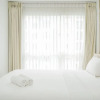 Отель Cozy and Luxury 1BR Apartment at Scientia Residence, фото 17