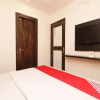 Отель OYO 14801 Hotel Ganges Glory, фото 13