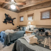 Отель Neeley Mountain House, 2 Bedroom, Sleeps 4, Hot Tub, Wood Burning Fireplace, фото 3
