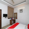 Отель OYO 12780 New Hotel Rajwada, фото 6
