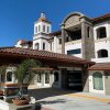 Отель La Quinta Inn & Suites by Wyndham Santa Cruz в Санта-Крусе
