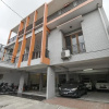 Отель RedDoorz Plus near Dharmawangsa Square 2, фото 7