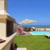 Отель Beachfront Villa With a Private Pool, фото 1