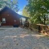 Отель Picture Perfect 2 Bedroom Cabin by RedAwning, фото 1