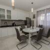 Отель A2 - Spacious apt W.lodge Just 40m From the Beach, фото 11