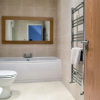 Отель ThreeStorey Townhouse - Free parking, фото 7