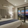 Отель Luxury Camps Bay Villa With Large Patio and Private Pool Wescamp, фото 23