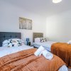 Отель Premium 3 bed Detached House - off Road Parking - Bromborough в Уиррале